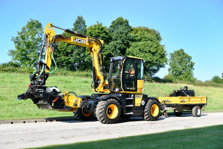 1721296404 jcb with trailer