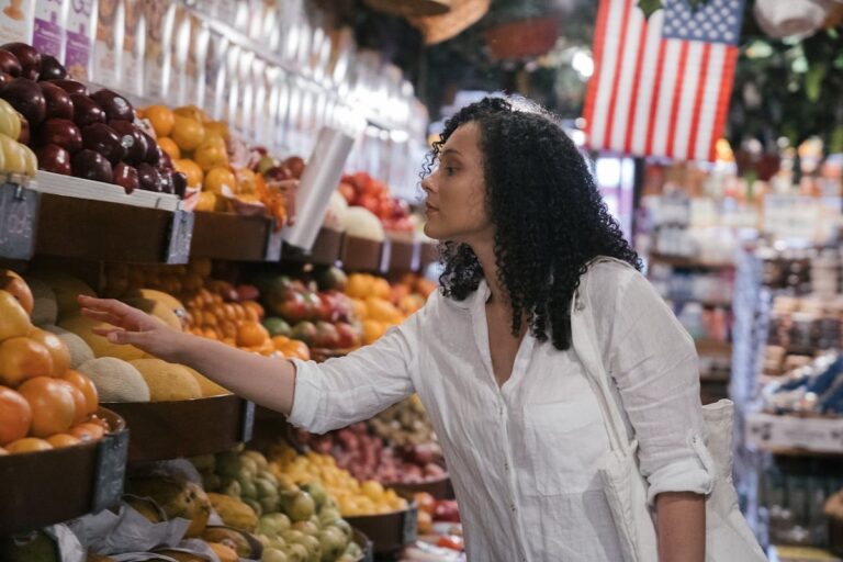 pexels grocery shopper for 080324