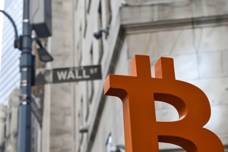 bitcoin cryptocurrency on wall street