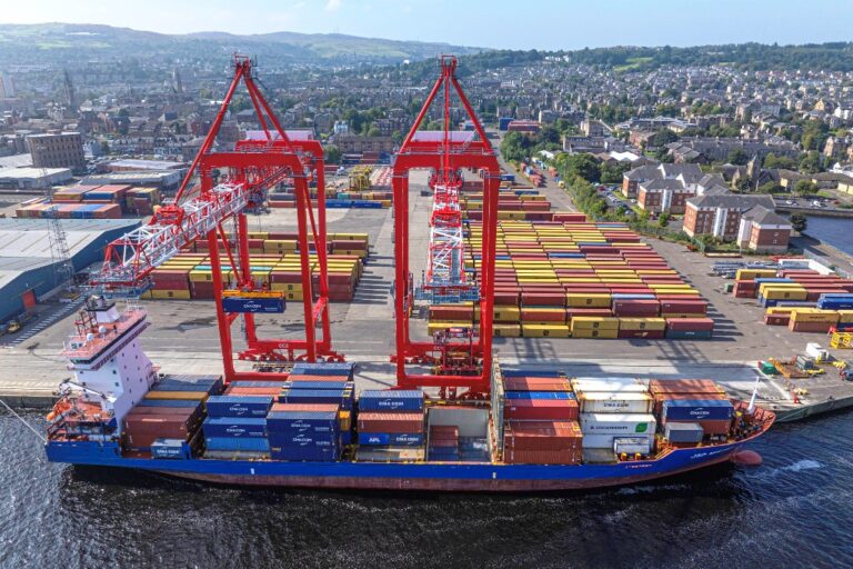 1743662358 portofgreenockcranes