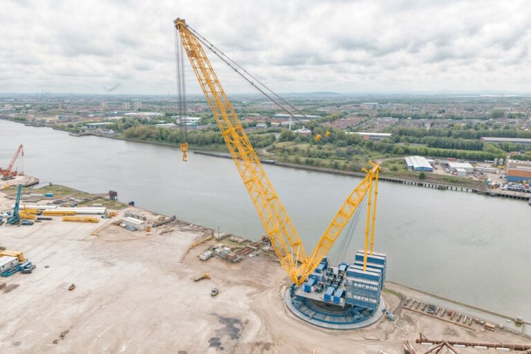 1744282464 sarens crane sg120.1 2
