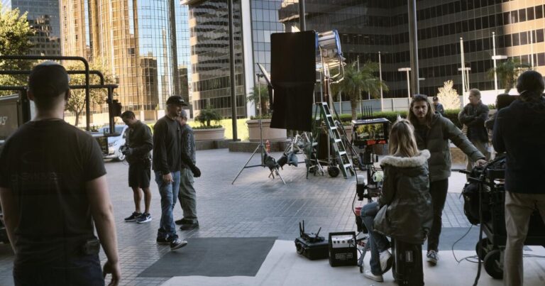 1744696893 urlhttps3A2F2Fcalifornia times brightspot.s3.amazonaws.com2F1c2Fc22Fda37bdb945dbb904e388004d47e42Flos angeles film production 76647