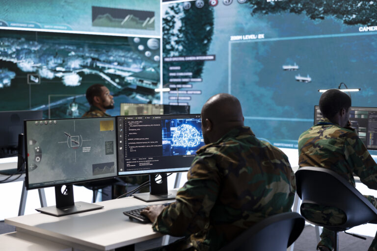 soldiers using computers