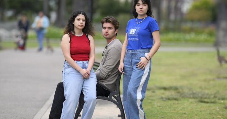 urlhttps3A2F2Fcalifornia times brightspot.s3.amazonaws.com2F342F2b2F0c246f784e72b1e9176ab1ed54a02F1504334 fi young aspiring screenwriters005 rh