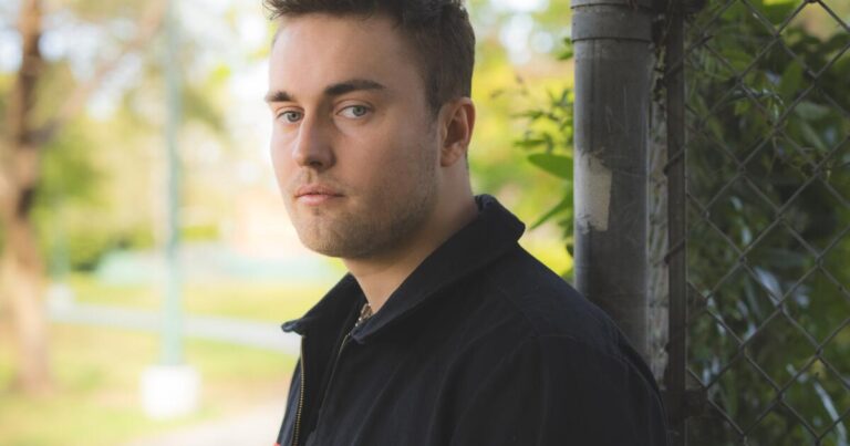 urlhttps3A2F2Fcalifornia times brightspot.s3.amazonaws.com2Fc82F6e2F7780037b43ab83a8fc8a31485a152F1501837 et sam fender jja 005